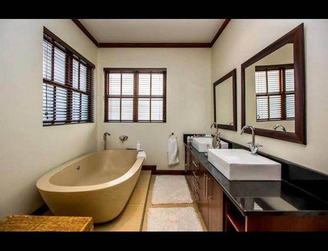 4 BEDROOM CLUSTER FOR SALE IN WATERKLOOF RIDGE